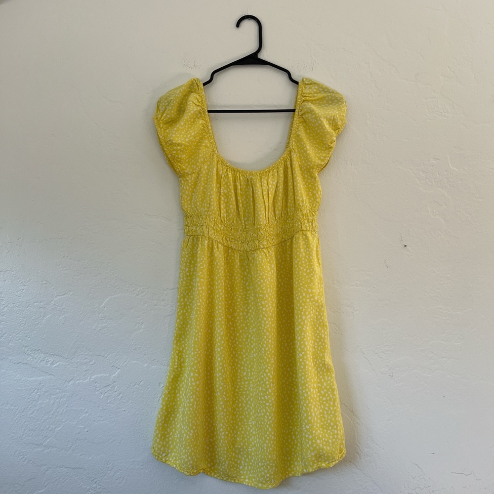 bright yellow Billabong beachy sundress — size medium